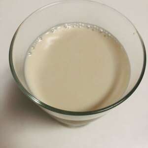 牛乳たっぷり　アイスミルクティー